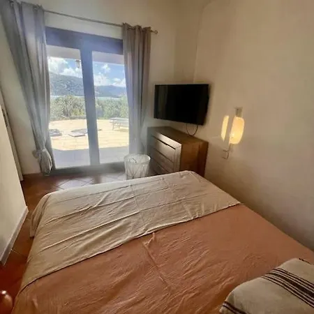 Ferienhaus Maison Rosa Vue Panoramique Santa Giulia, 8pers